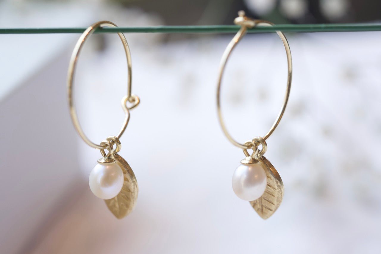 Pearl Hoop Earrings - IN A PEACE - gold with pearls